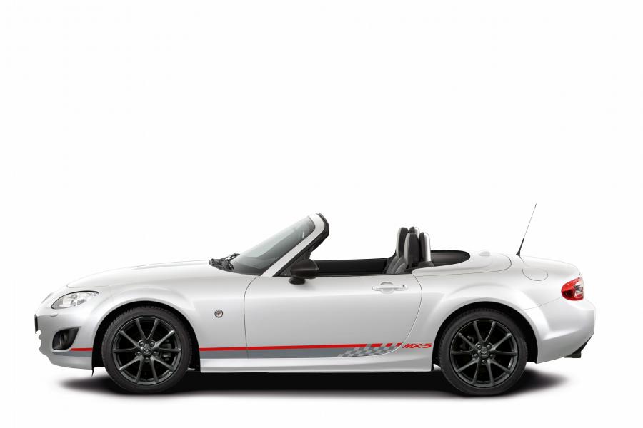  Mazda MX-5 Miata Senshu Roadster Coupe 2012 года  (фото 11 из 15)